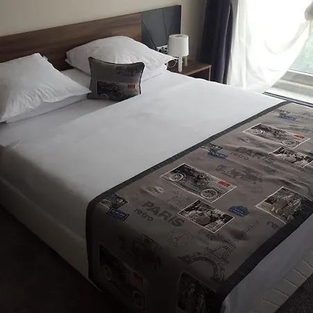 Family Novel Hotel 2*